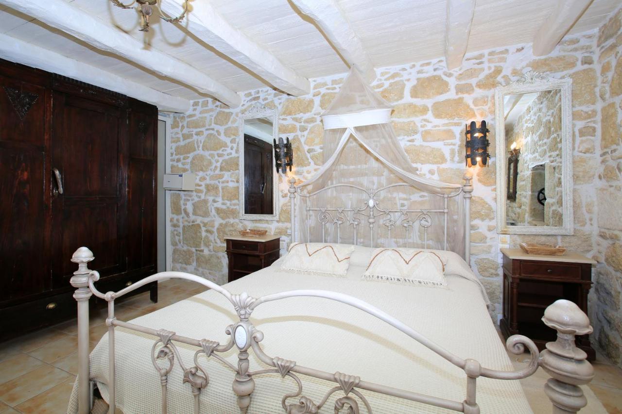 קמילרי Villa Oasis מראה חיצוני תמונה