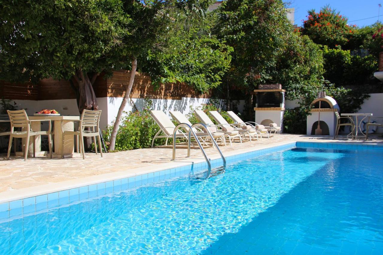 קמילרי Villa Oasis מראה חיצוני תמונה